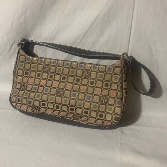 Liz-N-Co. clutch handbag, geometric square pattern with tons of pockets - Picture 2 of 5